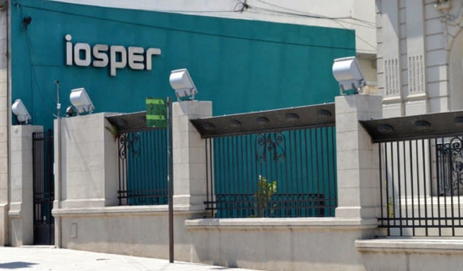 Iosper ratifica su compromiso: mantiene coseguro en 2.500 pesos y elimina aranceles